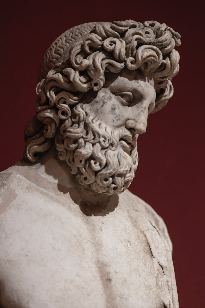 statue of the greek god jupiter